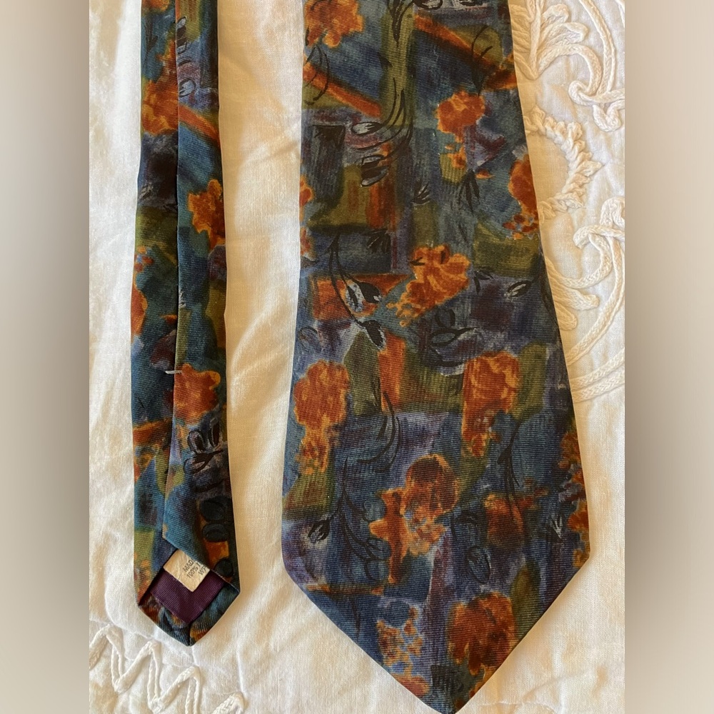 Royal Club 100% Italian Silk Pre owned Vintage